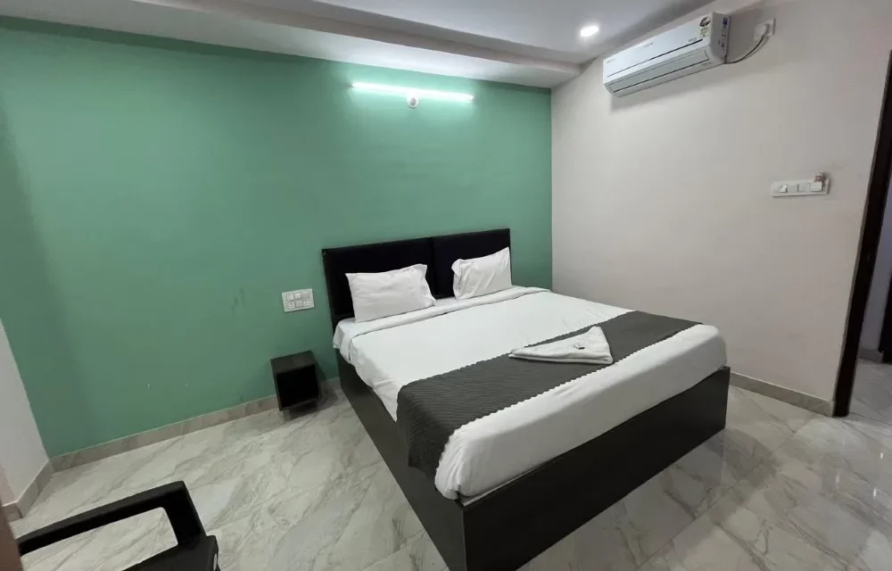 Deluxe AC Room